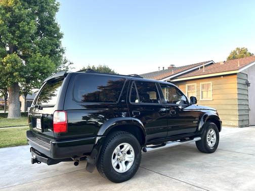 Black 2002 Toyota 4Runner SR5