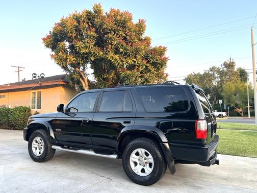 Black 2002 Toyota 4Runner SR5