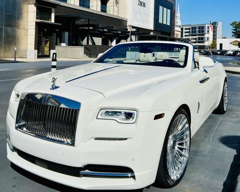 2016 Rolls-Royce Dawn Base