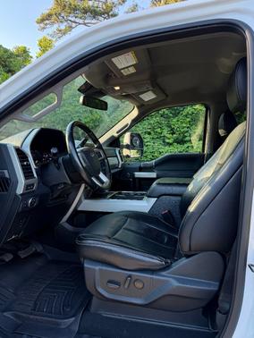 White 2021 Ford F-250 Lariat