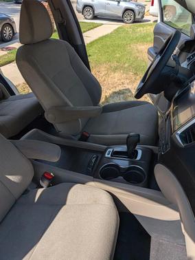 White 2016 Honda Pilot EX