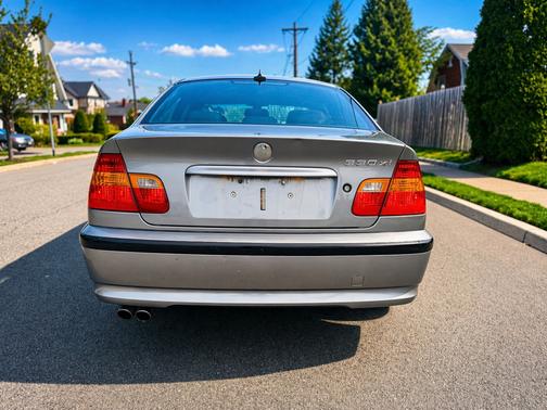 2005 BMW 330 xi