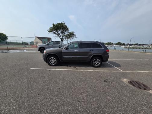 Gray 2014 Jeep Grand Cherokee Limited