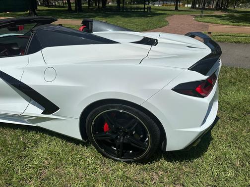White 2022 Chevrolet Corvette Stingray w/2LT