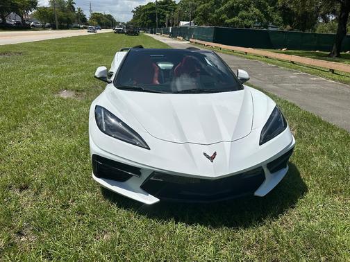 White 2022 Chevrolet Corvette Stingray w/2LT