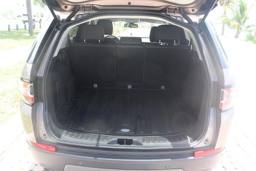 Silver 2017 Land Rover Discovery Sport SE