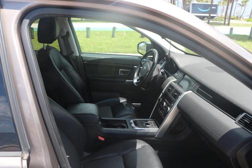 Silver 2017 Land Rover Discovery Sport SE