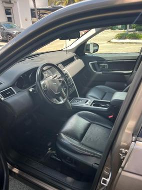 Silver 2017 Land Rover Discovery Sport SE