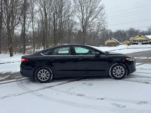 2016 Ford Fusion S