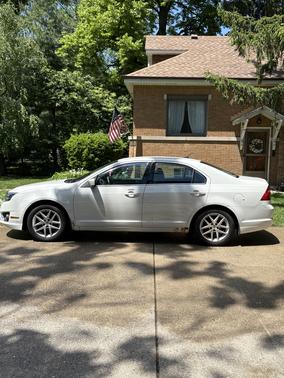 White 2012 Ford Fusion SEL