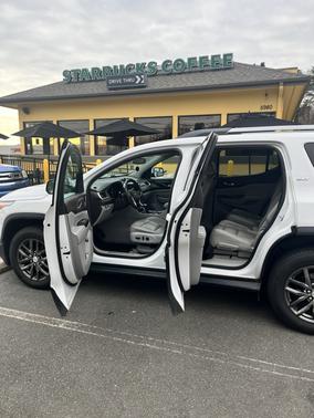 2017 GMC Acadia SLT-1