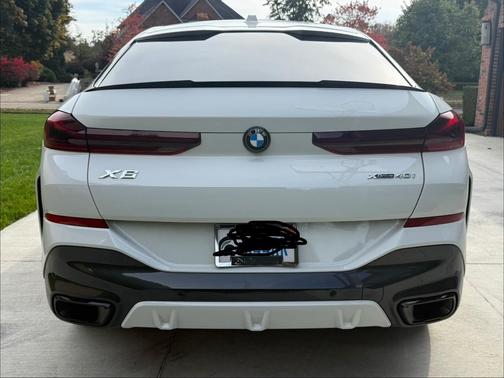 White 2024 BMW X6 xDrive40i