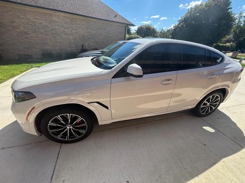 White 2024 BMW X6 xDrive40i