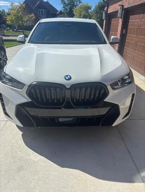 White 2024 BMW X6 xDrive40i