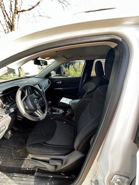 White 2019 Jeep Cherokee Latitude