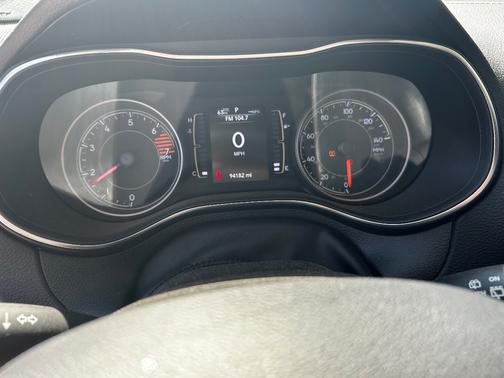 White 2019 Jeep Cherokee Latitude