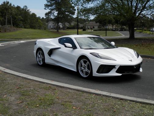 White 2025 Chevrolet Corvette Stingray w/1LT