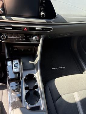 2022 Hyundai SONATA SE