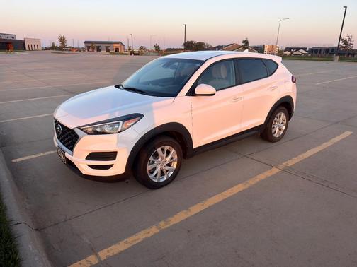 White 2020 Hyundai TUCSON SE