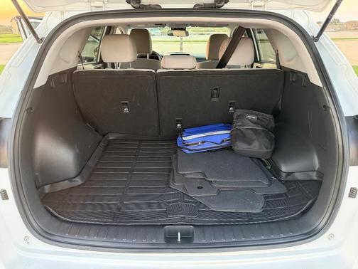 White 2020 Hyundai TUCSON SE