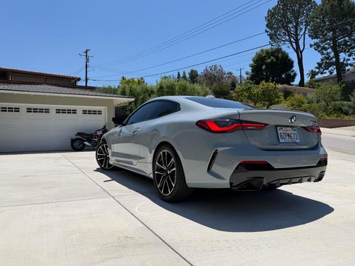 Gray 2022 BMW M440 i