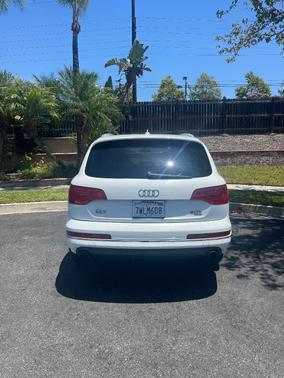 White 2015 Audi Q7 3.0T Premium Plus