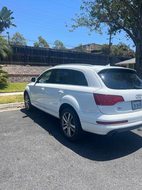 White 2015 Audi Q7 3.0T Premium Plus