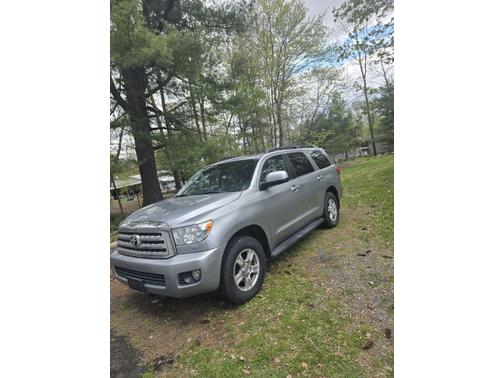 Silver 2013 Toyota Sequoia SR5