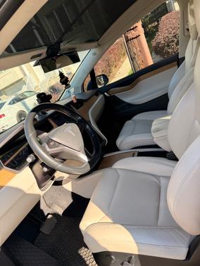 Gray 2018 Tesla Model X 75D