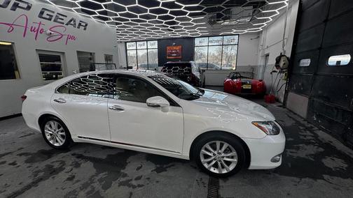 White 2010 Lexus ES 350 Base