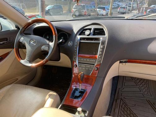 White 2010 Lexus ES 350 Base
