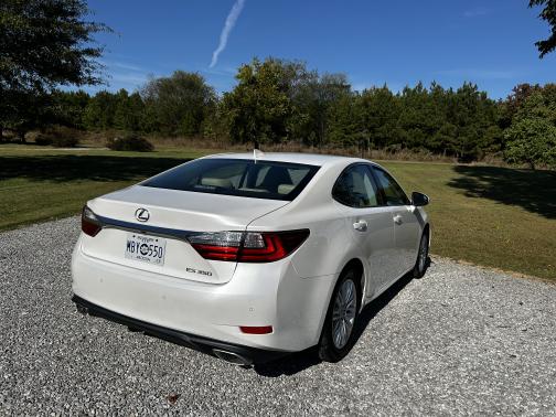 2017 Lexus ES 350 Base