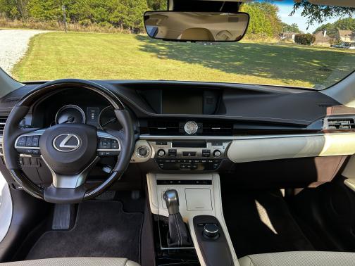 2017 Lexus ES 350 Base