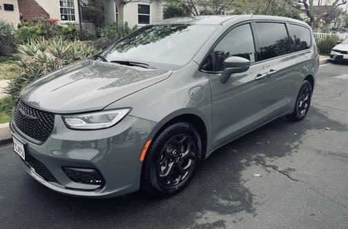 2022 Chrysler Pacifica Hybrid Limited