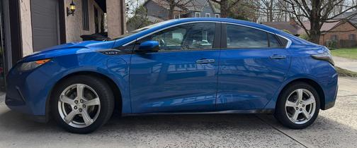Blue 2017 Chevrolet Volt LT