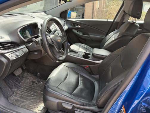 Blue 2017 Chevrolet Volt LT