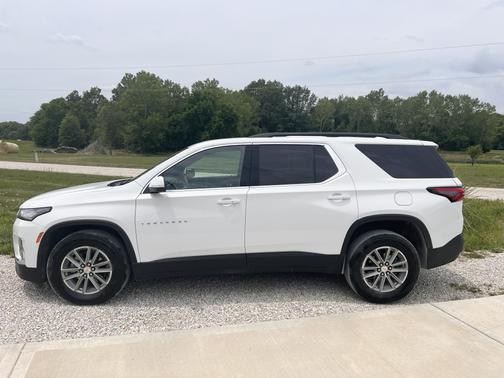 2022 Chevrolet Traverse LT Cloth