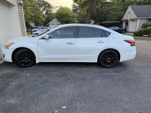 White 2015 Nissan Altima 2.5 S