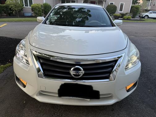 White 2015 Nissan Altima 2.5 S