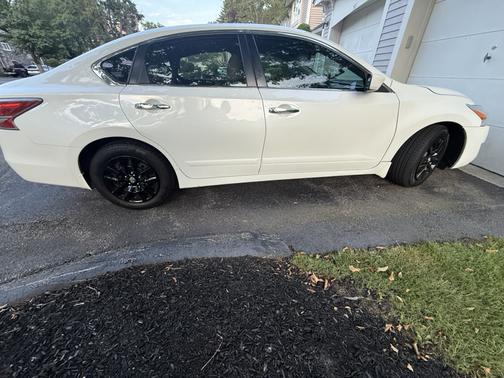 White 2015 Nissan Altima 2.5 S