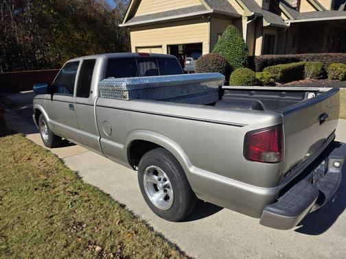 2000 Chevrolet S-10 LS Extended Cab