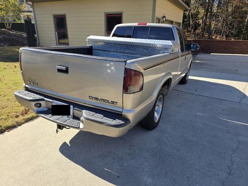 2000 Chevrolet S-10 LS Extended Cab