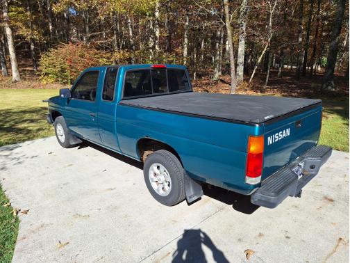 1997 Nissan Pickup Truck XE