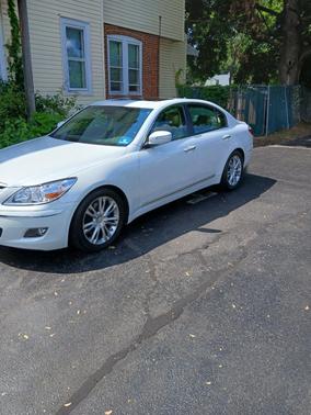 White 2010 Hyundai Genesis 4.6