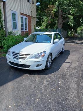 White 2010 Hyundai Genesis 4.6