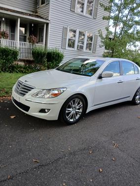 White 2010 Hyundai Genesis 4.6