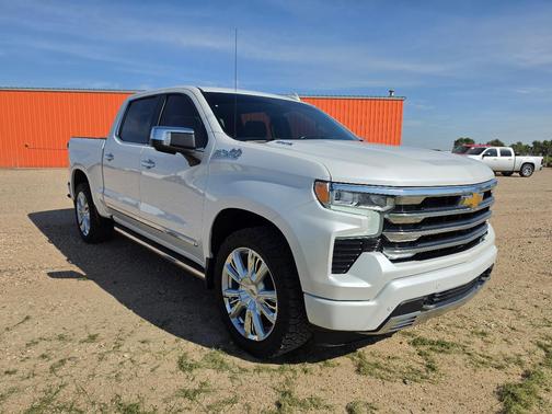 White 2024 Chevrolet Silverado 1500 High Country