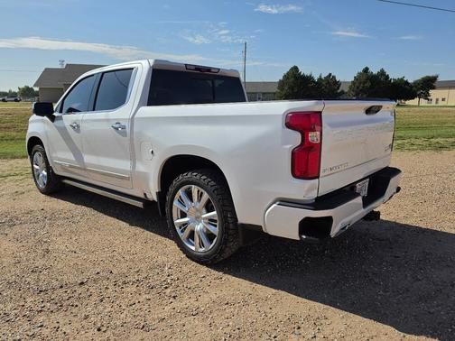 White 2024 Chevrolet Silverado 1500 High Country