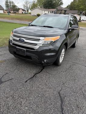 Black 2014 Ford Explorer XLT