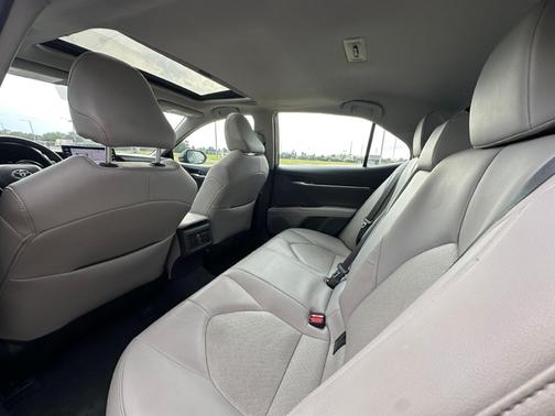 2024 Toyota Camry Hybrid XLE